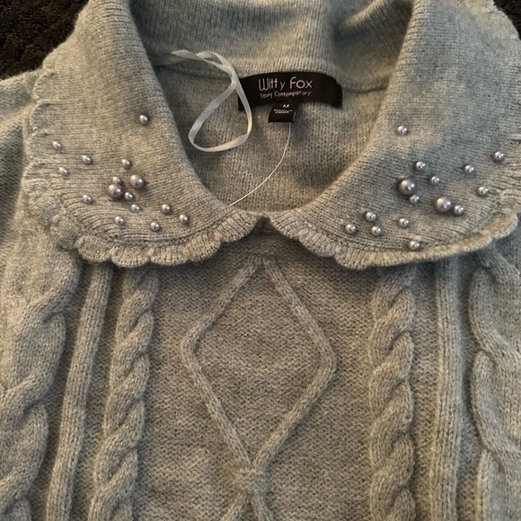 Witty Fox Pearl Sweater - Picture 2 of 5